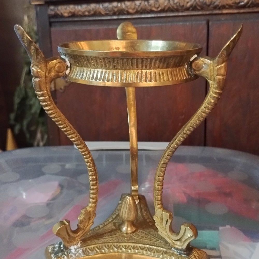 Elegant Vintage Beautiful Brass 3 Footed Vase Holder Made in India